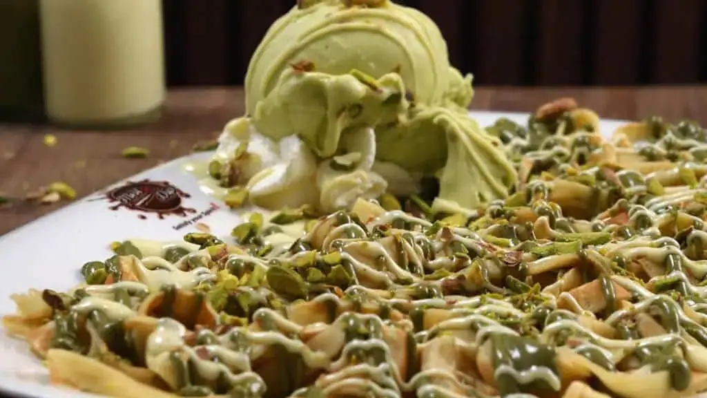فوتتشيني كريب لوتس وبستاشيو